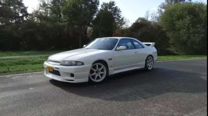 Nissan Skyline R33 GTST 2